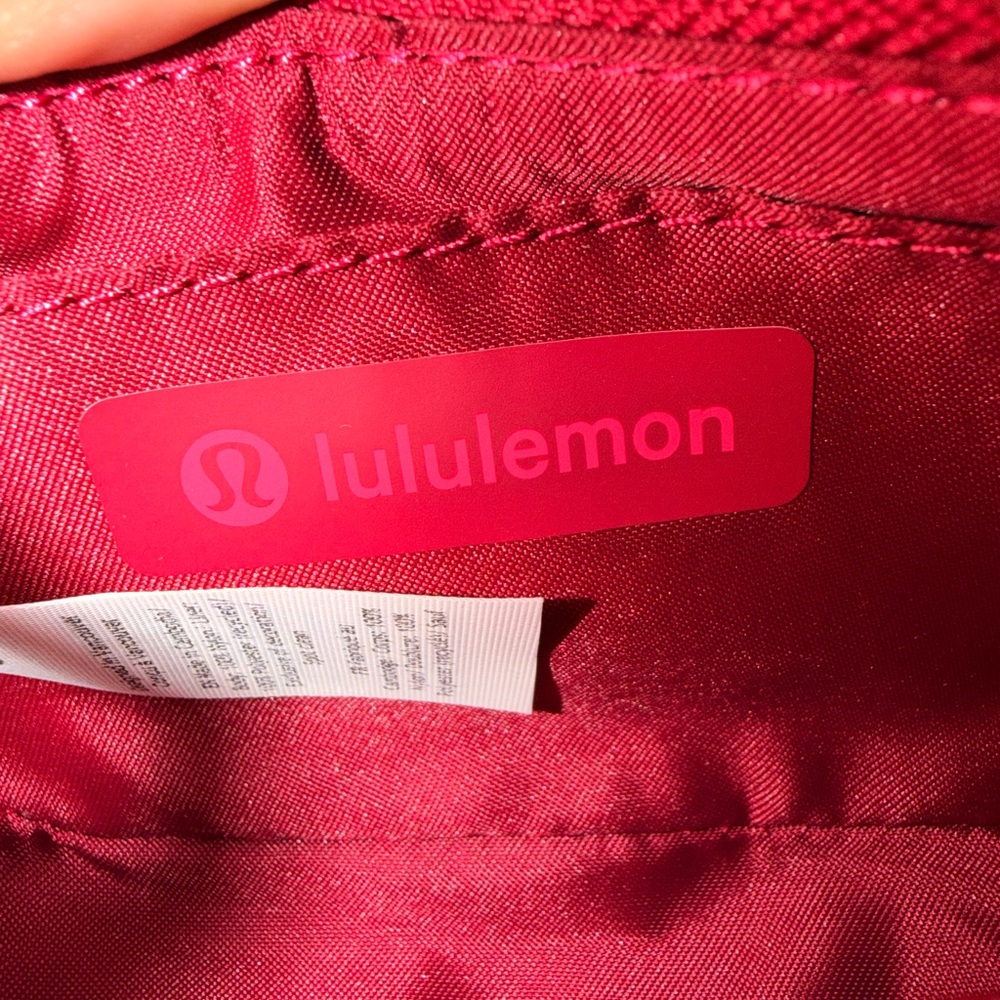 lululemon athletica Mini Bag with Gold Chain Berry Rumble - Picture 5 of 7